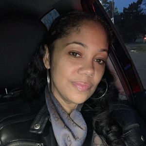 Meet your Posher, Deena